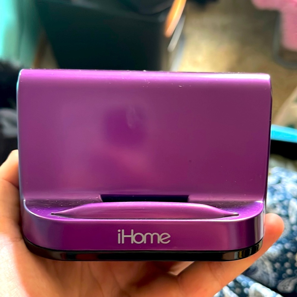 IHOME Speaker Station